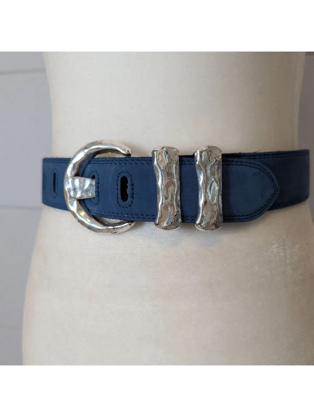 Vintage 90s nubuck leather belt w/ hammered silver buckle